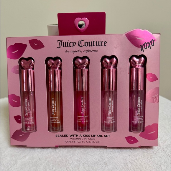 Juicy Couture Other - Juicy Couture Sealed With A Kiss Lip Oil Set